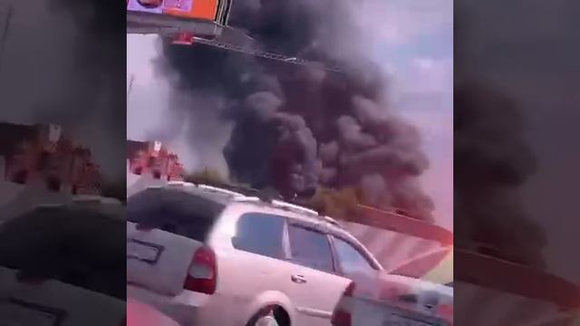 2[ Альбом ]
Мощный пожар рядом с ТЭЦ-22 в подмосковном Дзержинском. Предположительно горит автосер смотреть онлайн