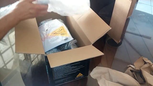 unboxing behringer xr18 смотреть онлайн