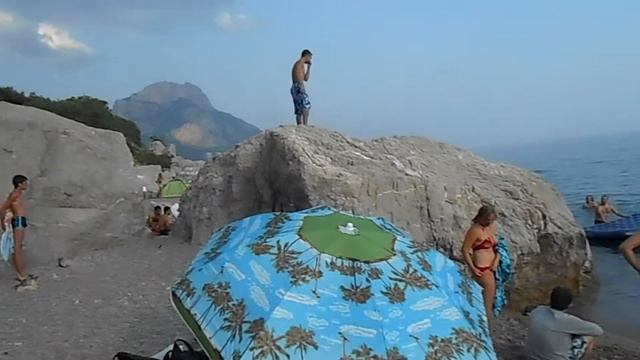 Неудачный прыжок на матрас в Батилимане(Севастополе)??? смотреть онлайн