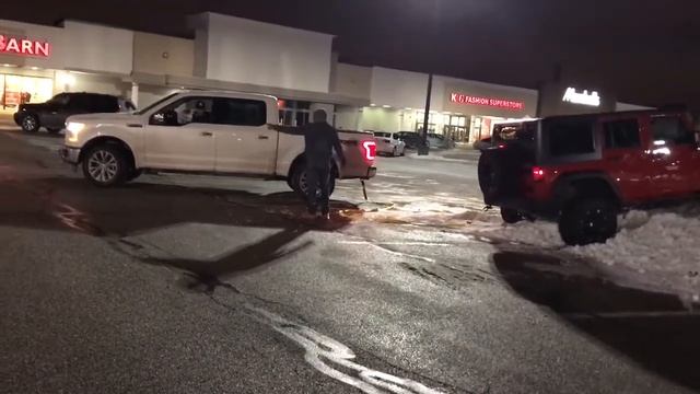 Jeep gets recused by Ford F-150 смотреть онлайн