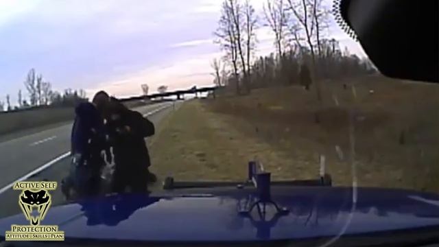 Bystanders Save LEO From Being Choked Out | Active Self Protection смотреть онлайн
