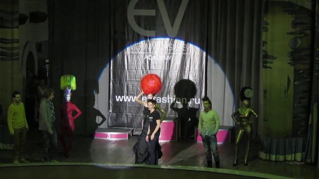 показ коллекции причесок NAPURA и EVGENIY VASILYEV AKADEMY смотреть онлайн