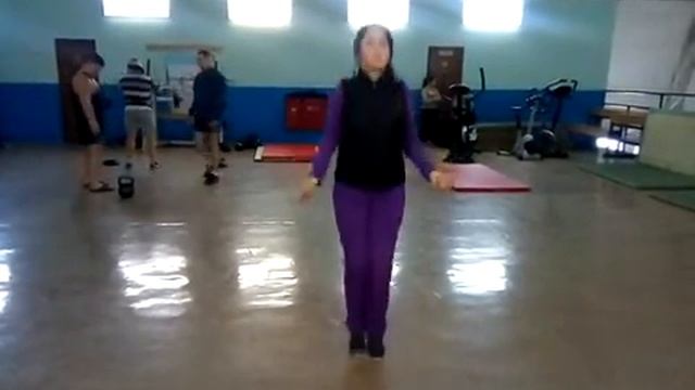Прыжки на скакалке за одну минуту. смотреть онлайн
