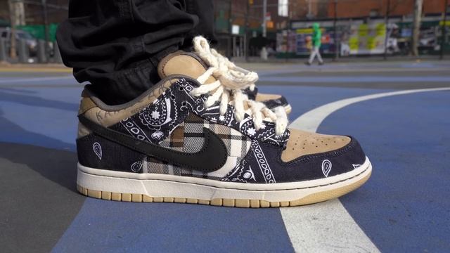 TRAVIS SCOTT Nike SB DUNK Low REVIEW & On Feet смотреть онлайн