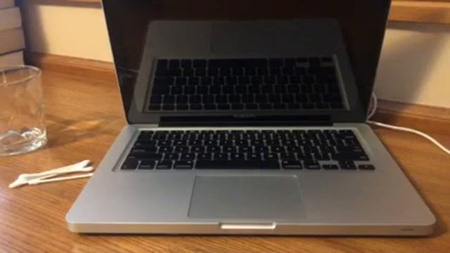How to Clean Macbook Pro Keyboard and Trackpad смотреть онлайн
