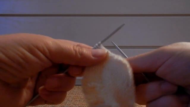 Как связать ВаРежки спицами для детей вышивка на вязаных варежках смотреть онлайн