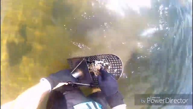 Пляжный коп под водой, в не погоду. Металлоискатель Выдра. смотреть онлайн