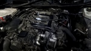 Снимаем  стартер на BMW Е90 М47