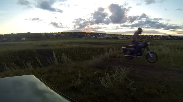 Как НЕ стоит ездить на мотоцикле [Восход 3] смотреть онлайн