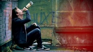 "Пей моряк, пей до дна"