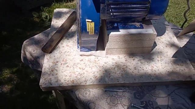 Зернодробилка Brado BFC-185A. Обзор и тестирование.