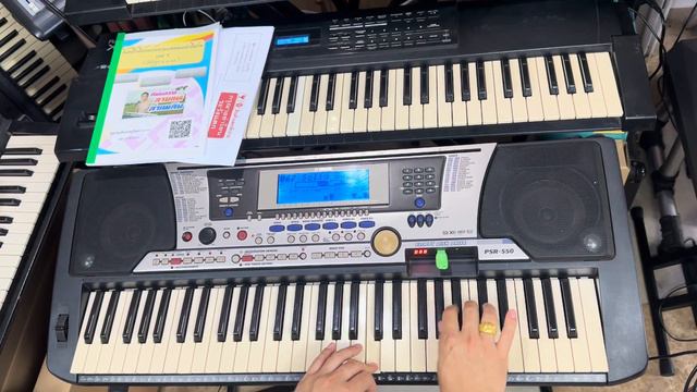 Yamaha PSR-550 ลูกค้าส่งมาเปลี่ยนหัวอ่าน USB สนใจติดต่อครูเที่ยง 0815747015￼￼ смотреть онлайн