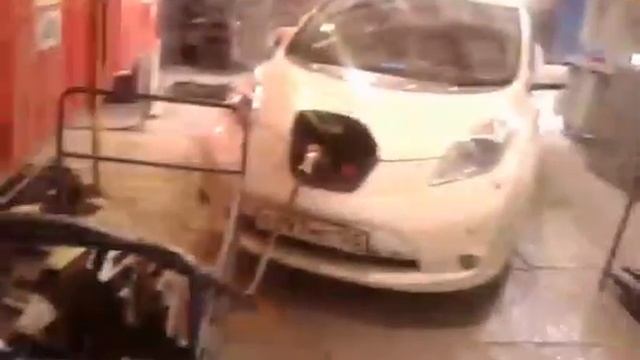 Charge Chademo Nissan Leaf смотреть онлайн
