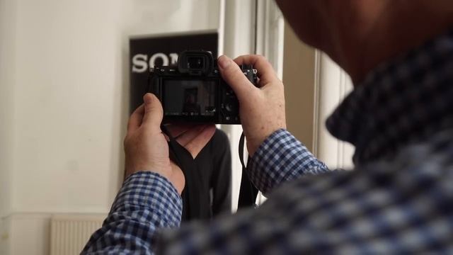 Sony a7R V - Key New Features SUPER Quick First Look! смотреть онлайн
