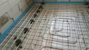 ВСЕ ЭТАПЫ ЗАЛИВКИ СТЯЖКИ ПОД ТЕПЛЫЙ ВОДЯНОЙ ПОЛ В ЧАСТНОМ ДОМЕ. Черновая отделка в чамтном доме.