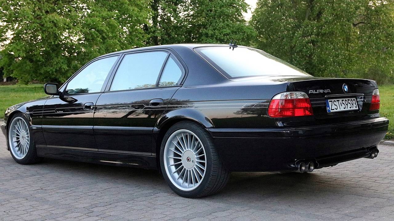 ОБЗОР: BMW 730i E38, безумная базовая модель которая никогда не продавалась в США.