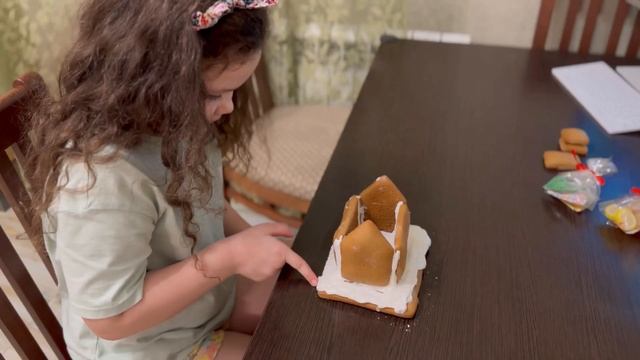 Домик из имбирных пряников #gingerbreadhouse #пряничныйдомик ?