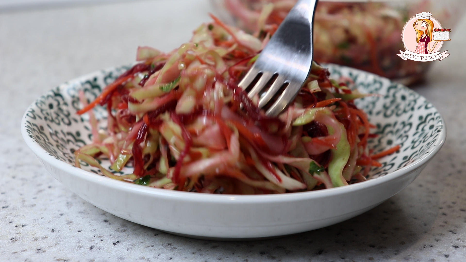 Метелка (Щетка) – салат из сырой моркови и сырой свеклы. Рецепт витаминного салата из сырых овощей смотреть онлайн