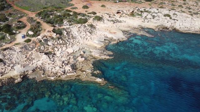 Cyclops cave смотреть онлайн