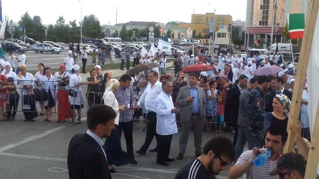 Акция здравоохранения ЧР в поддержку центральной мечете "Сердце Чечни" смотреть онлайн