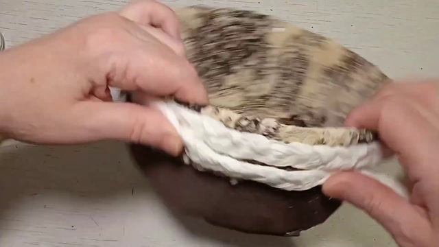 Корзина из пластиковой крышки от торта. Рукоделие. смотреть онлайн