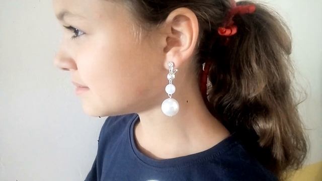 ДЛИННЫЕ СЕРЬГИ своими руками из бусин РАЗНОЙ ВЕЛИЧИНЫ! За минуту шикарные клипсы для девочки смотреть онлайн