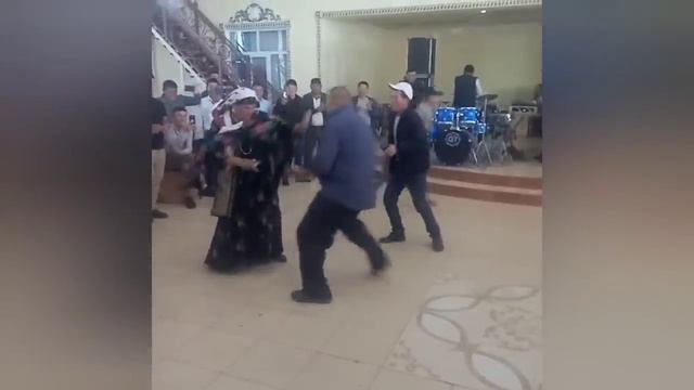 QO'YNI DUMBASIDEK KOTTA EKAN. YANGI O'ZBEKCHA PRIKOLLAR