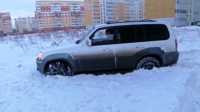 Hyundai Terracan 2.5d на Maxxis Trepador 30x9.5x15 по мокрому снегу. смотреть онлайн