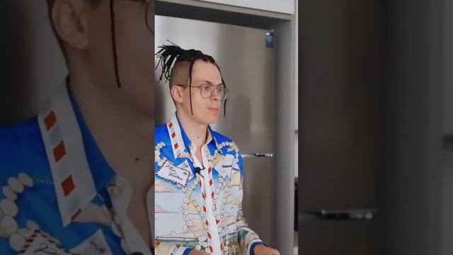 Слава Бустер про квартиру в Дубае смотреть онлайн