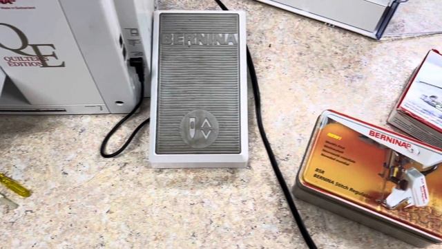 For Sale: Bernina 440QE Sewing And Quilting Machine With BSR Stitch Regulator And Walking Foot