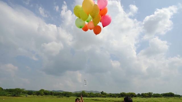 Flying With Super Big Size Helium Balloons смотреть онлайн