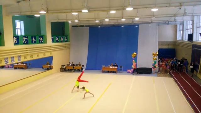 Выступление спортивная акробатика г. Омск, декабрь 2016г. смотреть онлайн