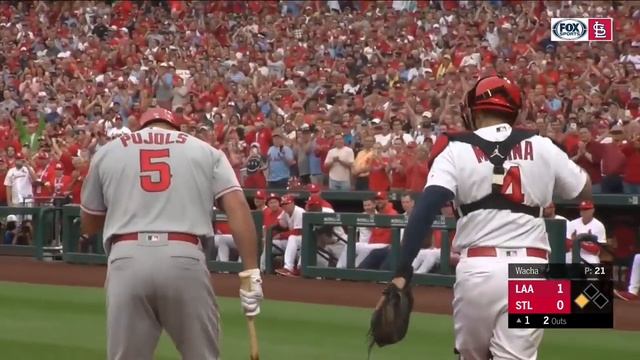 Cardinals fans give Albert Pujols a standing ovation in his return to Busch Stadium смотреть онлайн