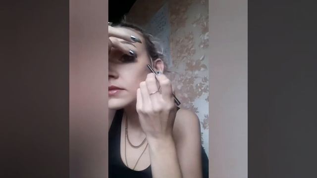 Вечерний макияж (изумрудные тени и нюдовая помада от Мэри Кэй) смотреть онлайн