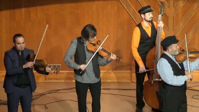 Еврейский оркестр им. А. П. Чехова (Chekhov Jewish Orchestra) - Sha tants смотреть онлайн