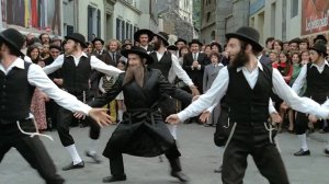 СЕМЬ СОРОК ТАНЕЦ ЕВРЕЙСКАЯ СКРИПКА Танец в исполнении Луи де Фюнеса! ?