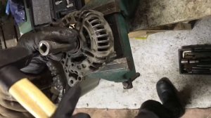 Фольксваген Амарок. Замена подшипников генератора