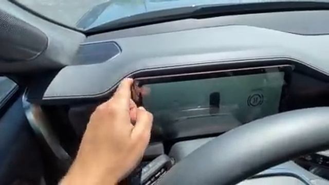 2023 Rivian R1S Quad Review - 800hp Macbook Pro