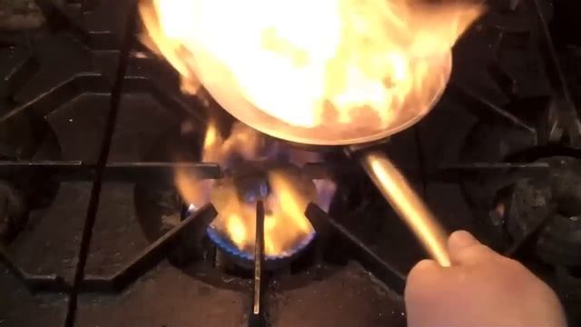 How To Make A Pan Reduction Sauce Using Demi Glace смотреть онлайн