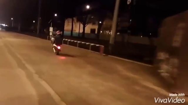 Какой-то педик тошнит на заднем смотреть онлайн