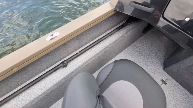 ПЯТНИСТЫЙ ХИЩНИК. NorthSilver 525 Fish лодка для рыбалки НА ДИВАНЕ. Красавчик Mercury F 115  Pro XS