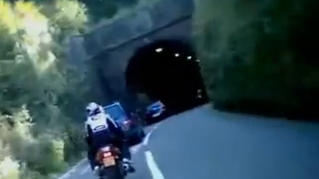 Following a 1996 Suzuki gsxr 750 srad смотреть онлайн