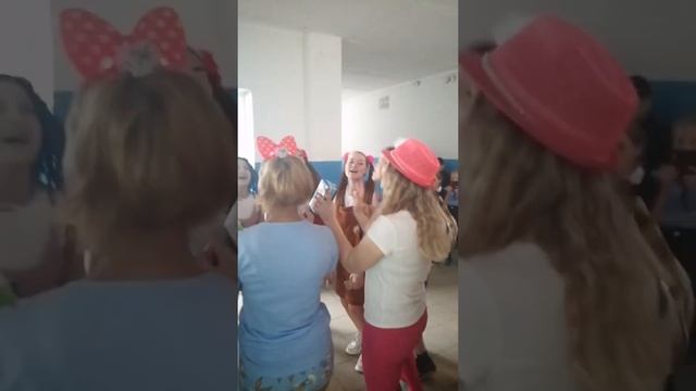 День детства. Выпуск 2021. Школа имени А. В. Луначарского смотреть онлайн
