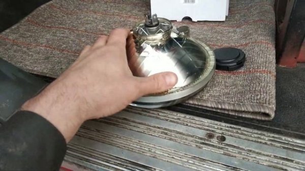 Freightliner. Замена фары.