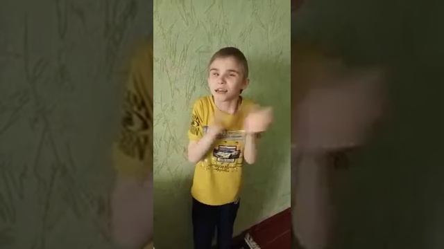"Немало праздников у нас" смотреть онлайн
