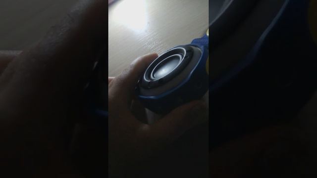 Наваливаем басс на колонке JBL JR POP смотреть онлайн