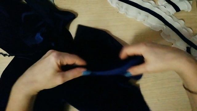 Как сшить детское бархатное платье с воротником и манжетами плиссе. смотреть онлайн