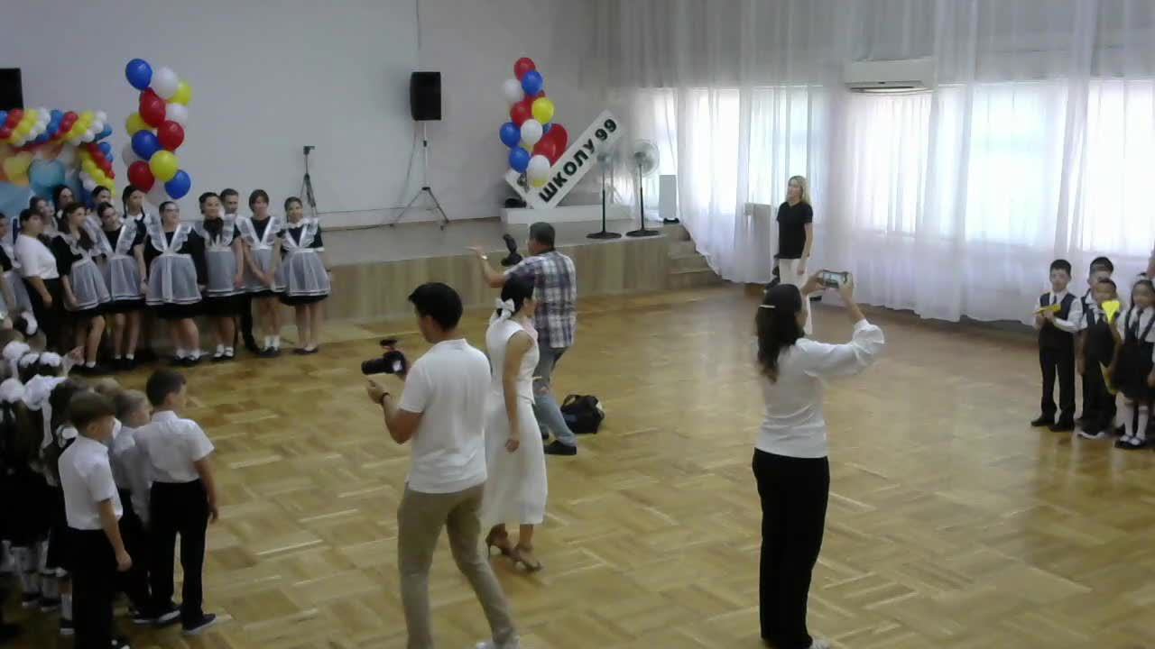 Линейка посвященная празднику "День знаний". 9_00 смотреть онлайн