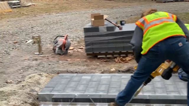 The Fastest Way of Installing Paver Edging Spikes смотреть онлайн