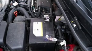 Замена аккумулятора Hyundai Solaris